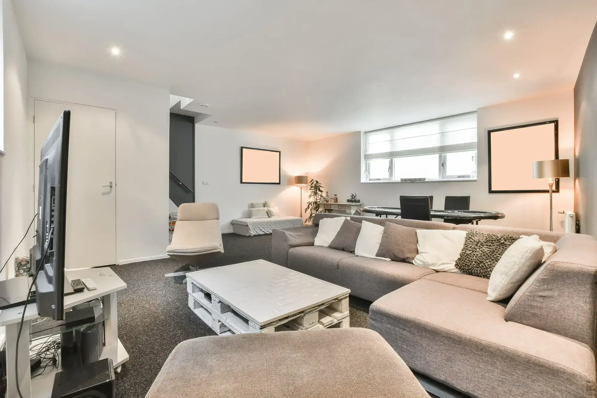 Basement Renovation Hamilton - Luxury basement finishing