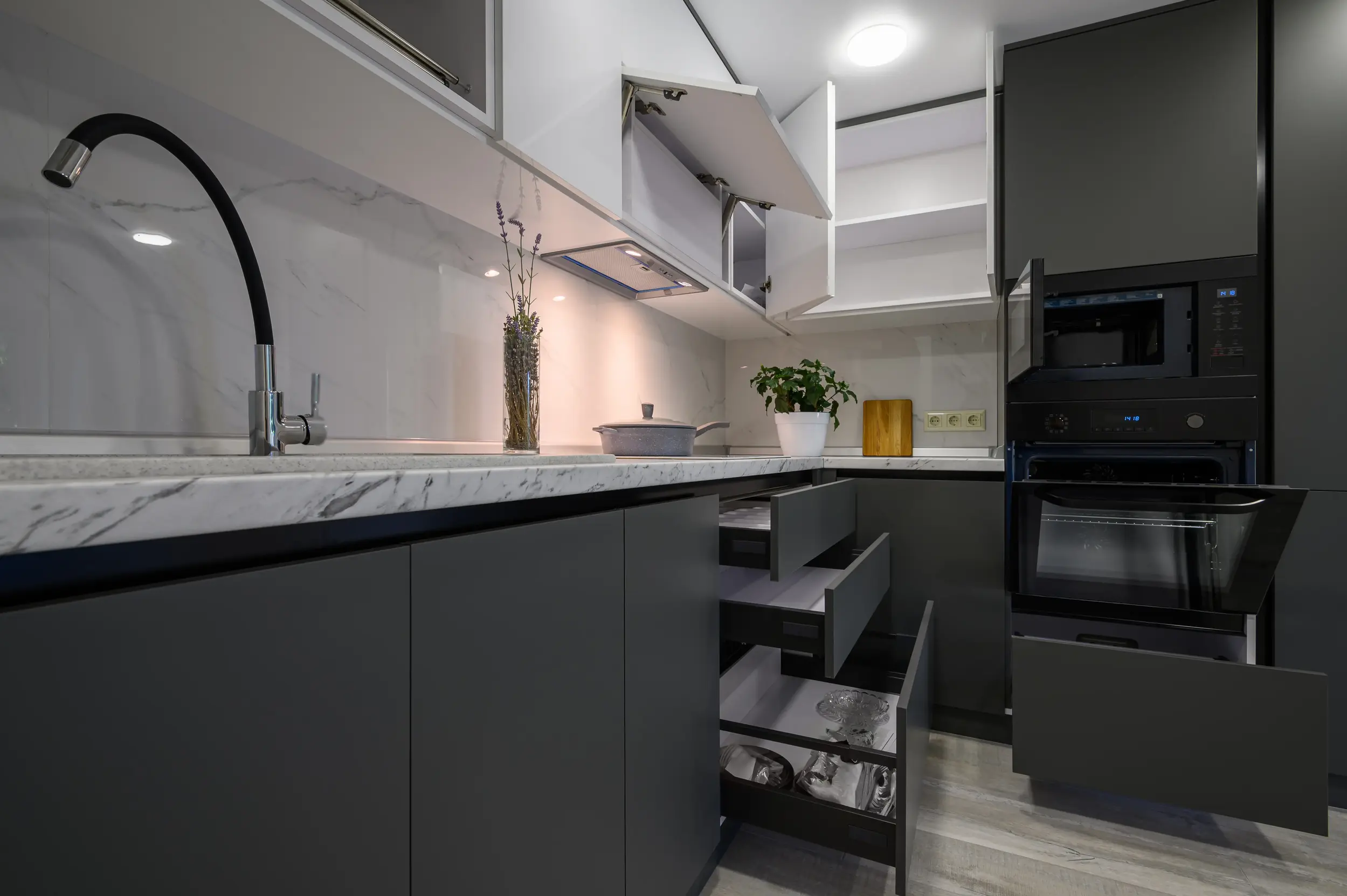Modern kitchen lighting Oakville